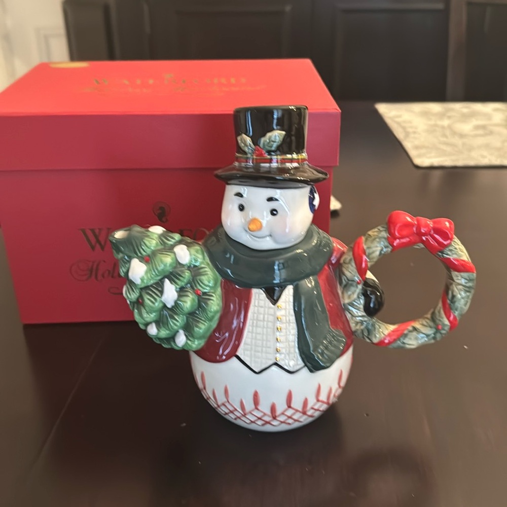 2010 Waterford Holiday Heirlooms Jolly Plaid Snowman Teapot Limited Edition